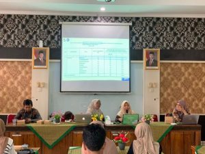 TIM ANESTESI UMP DUKUNG PENINGKATAN KESEHATAN MELALUI PROGRAM PEMBERDAYAAN KEMITRAAN MASYARAKAT (PKM) PENGABDIAN KEPADA MASYARAKAT KOMPETITIF NASIONAL BATCH III TAHUN 2025 B2 300x225